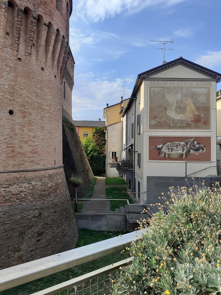 Rocca - fossato - affresco