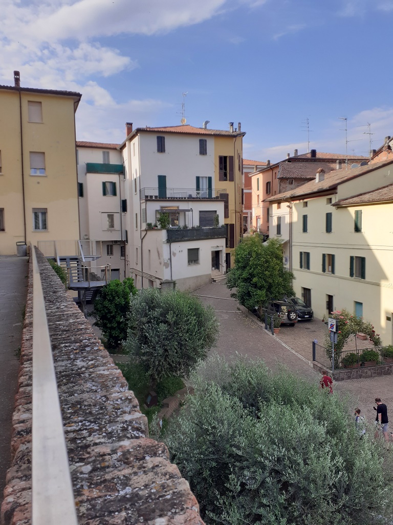 Mura su Via Garibaldi