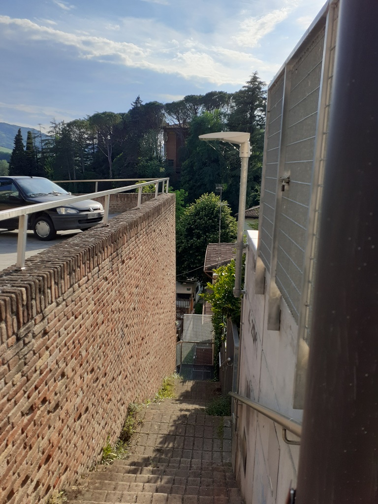 Scalinata - via Castello 1